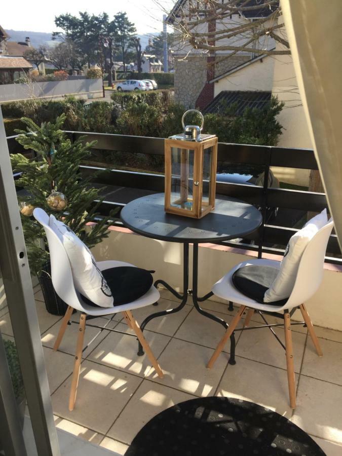 Proche De La Mer 2 Adultes Et 2 Enfants Appartement Houlgate Buitenkant foto