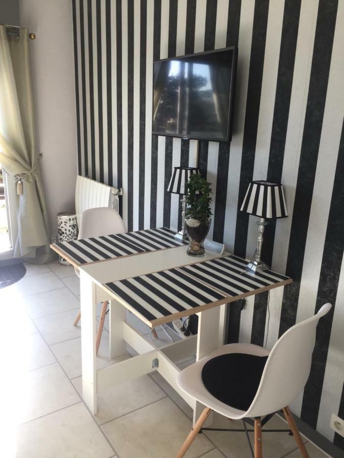 Proche De La Mer 2 Adultes Et 2 Enfants Appartement Houlgate Buitenkant foto