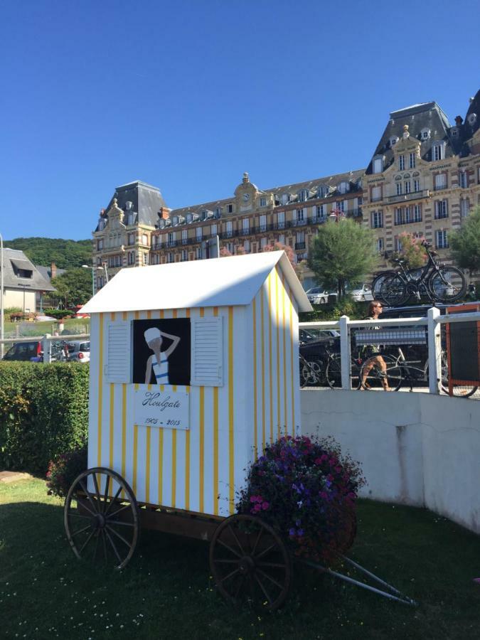 Proche De La Mer 2 Adultes Et 2 Enfants Appartement Houlgate Buitenkant foto
